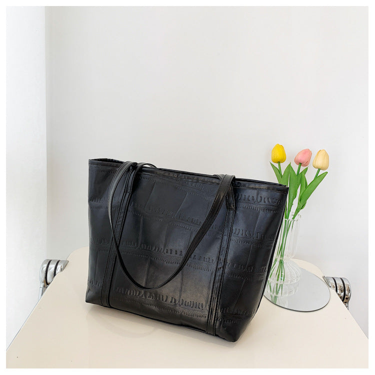 UrbanCharm LUXE Tote
