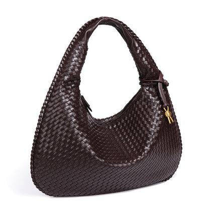 Bolso tejido en forma de media luna