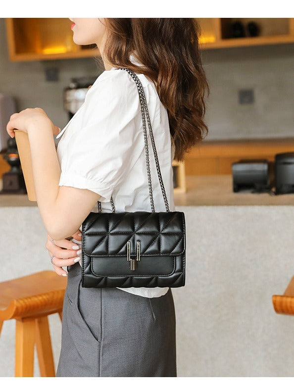 Gleam Luxe Chain Shoulder Bag
