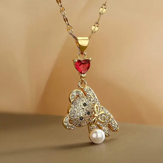 Collar de perlas y oso con globo de amor y micro incrustaciones de circonita