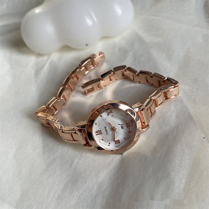 Reloj de lujo ligero y moderno para mujer, estilo francés, con un toque de interés especial.