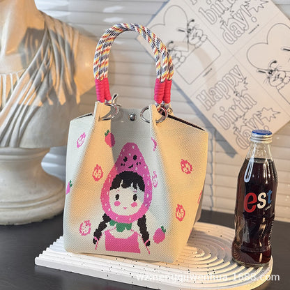 Gestrickte Tasche mit Schnalle