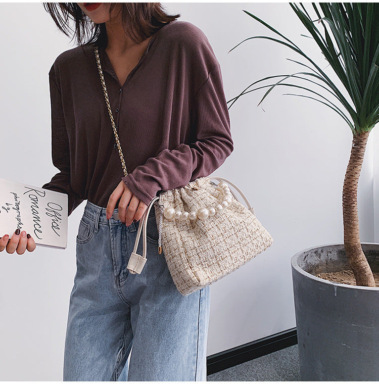 Pearl chain bag