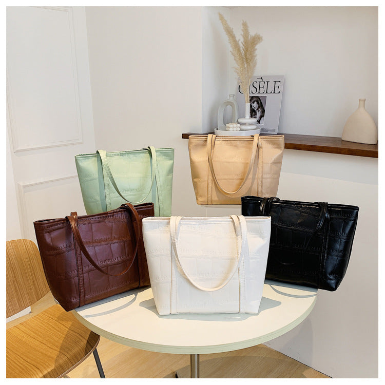 UrbanCharm LUXE Tote