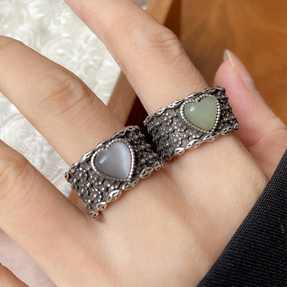 Retro-Ring mit breitem Gesicht und weißem Mondlicht und offenem Temperament