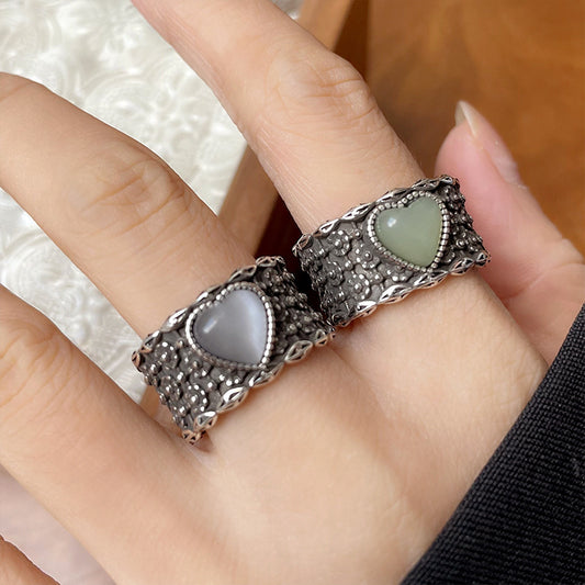 Retro Wide-faced White Moonlight Open Temperament Ring