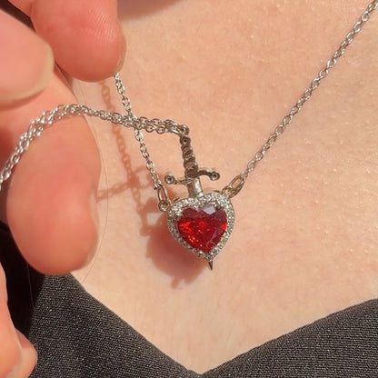 Collar retro francés multicapa con colgante de flecha, corazón, daga y amor para mujer