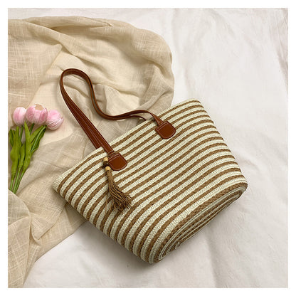 Bolso minimalista para mujer tejido en contraste de colores
