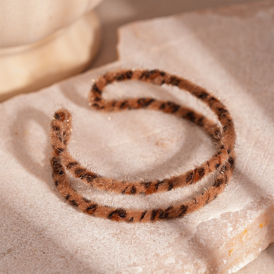 Geometry Pattern Twisted Open-ended Bracelet