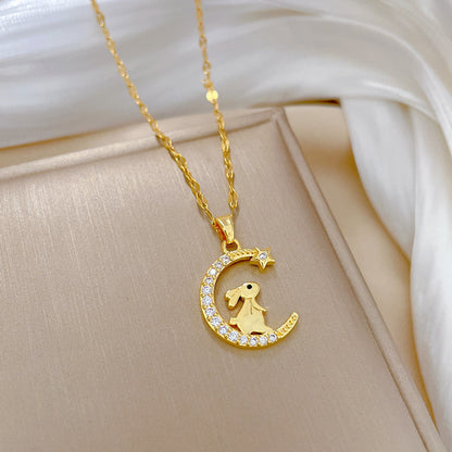 Hermoso collar de diamantes con luz de luna creciente de conejito de lujo