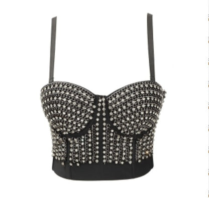 Camisola sexy tipo bralette con cadena y diseño de varillas que deja al descubierto la cintura.