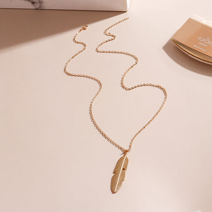 Collar retro con borlas de plumas para mujer