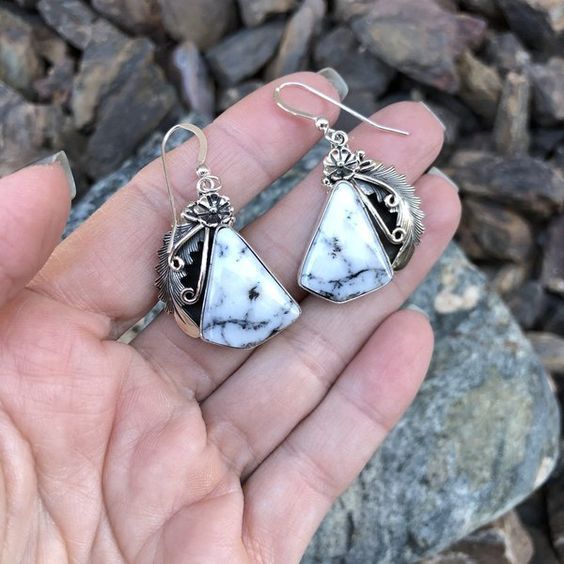 Retro Creative Feather Leaf Eardrops Flower White Turquoise Earrings