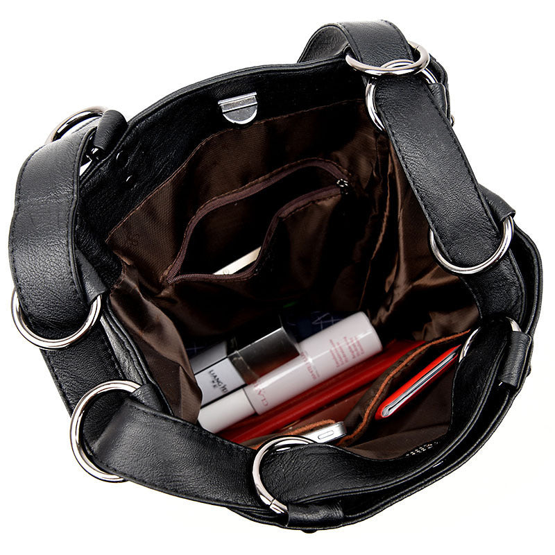 Simple and versatile travel backpack