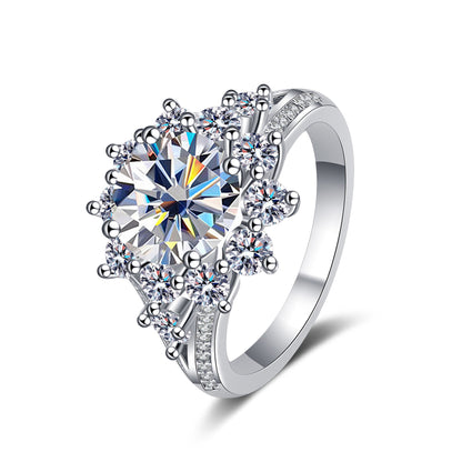 Anillo de plata de ley 925 para mujer con moissanita de 3 quilates, estilo lujoso y asequible.