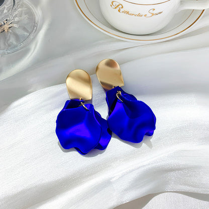 Pendientes redondos con borlas de concha y diseño de flores, ligeros, de lujo y de gran sentido.