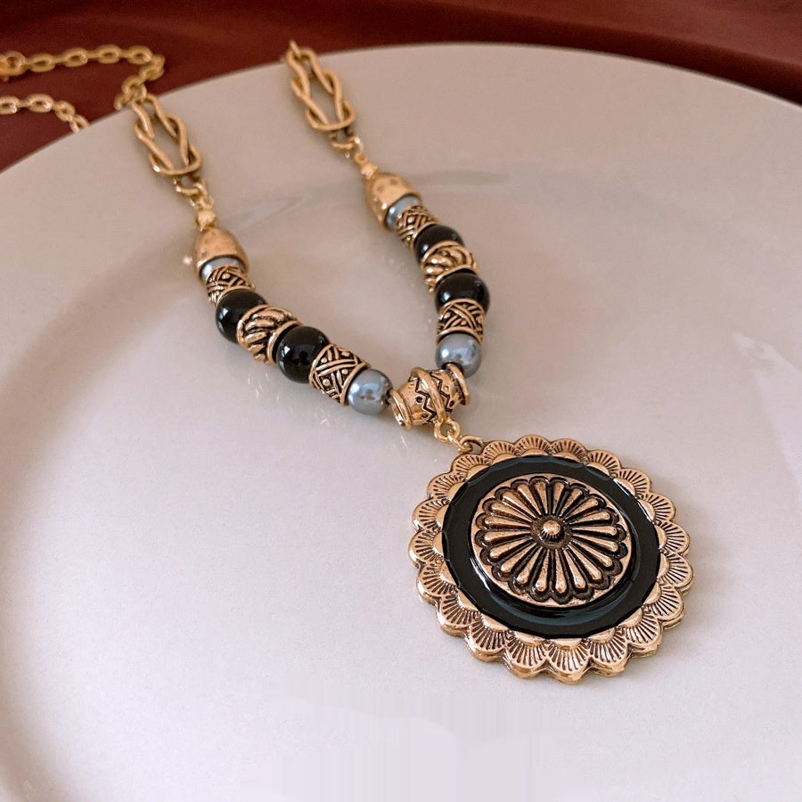 Collar de perlas de flores, diseño retro de moda, ligero, de lujo, de gran sentido.