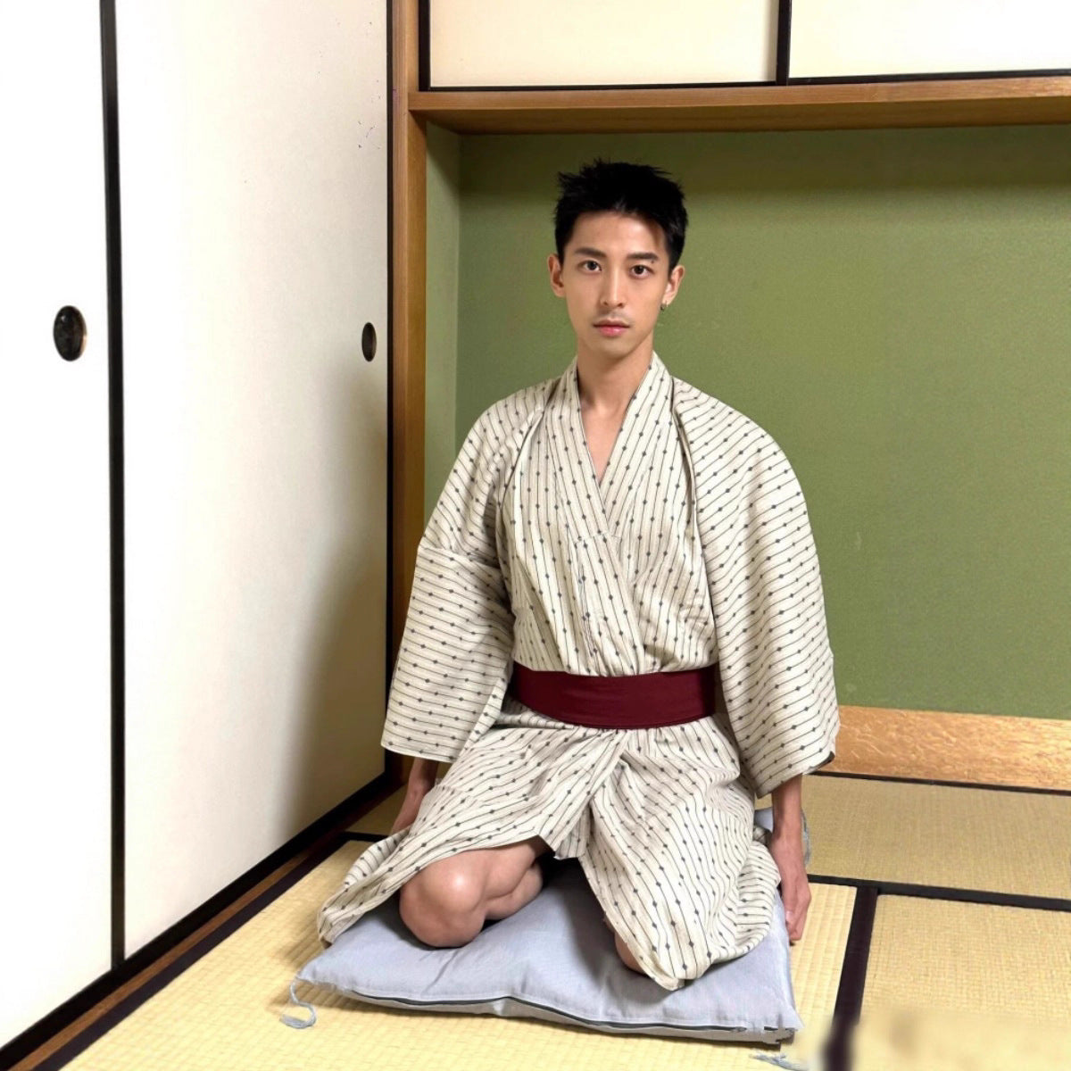 Kimono japonés tradicional de ropa formal para hombres