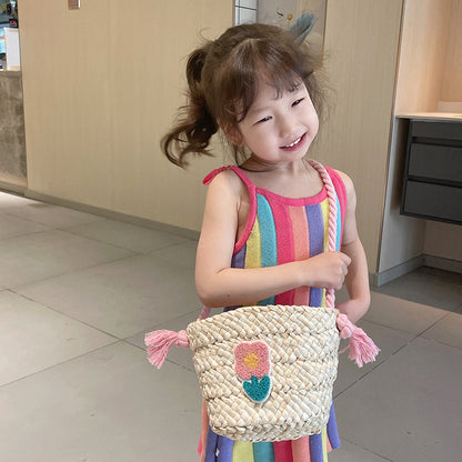 Bolso bandolera infantil de punto hecho a mano con paja