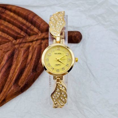 Reloj elegante y de moda para mujer
