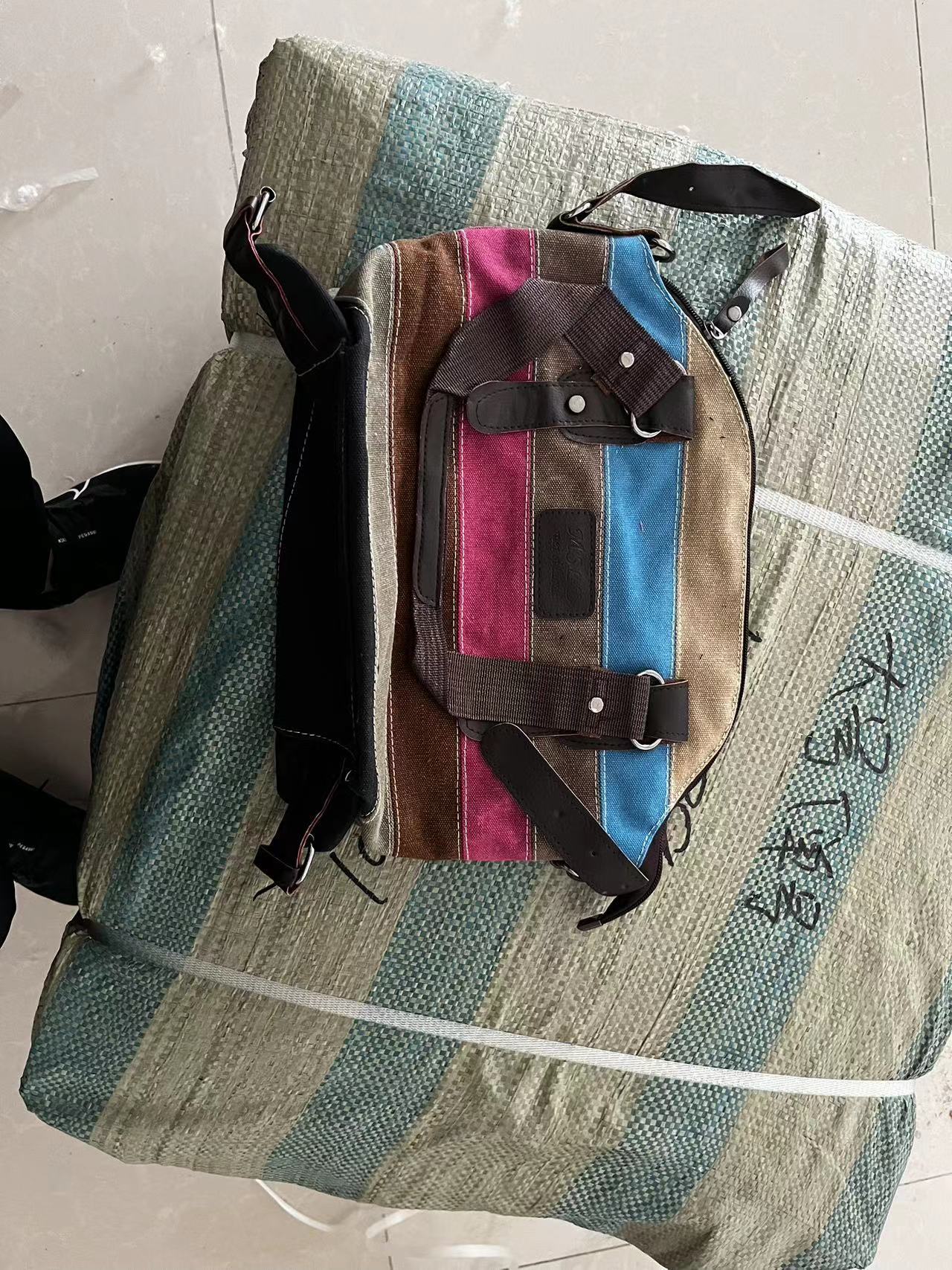 New Canvas Bag Europe and America Rainbow Stripe Canvas Bag Fashion Splicing Women's Washing Bag Canvas Bag Shoulder Bag