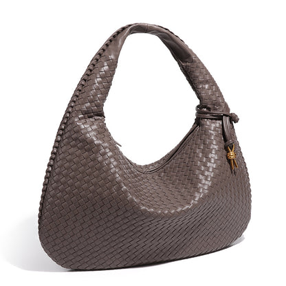 Bolso tejido en forma de media luna