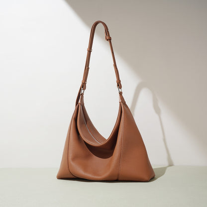 Bolso de hombro de piel con diseño especial