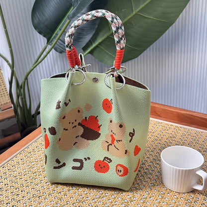 Gestrickte Tasche mit Schnalle