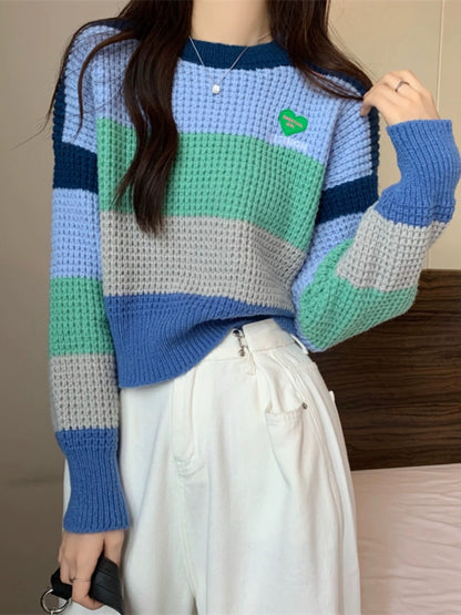 Lockerer, farblich passender Strickpullover mit Streifen und Regenbogenmuster für Damen