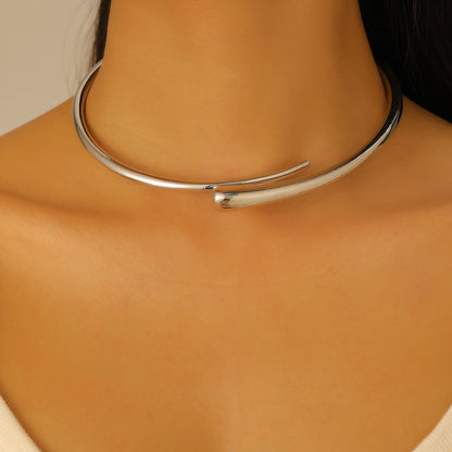 Collar de lujo ligero y a la moda para mujer.
