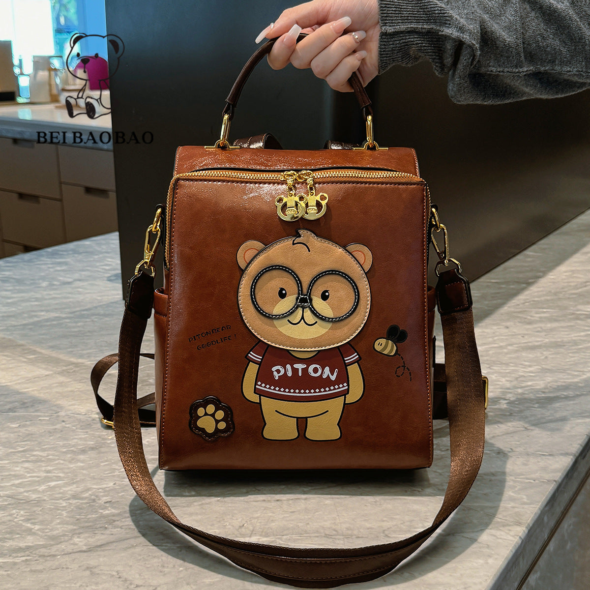 Mochila bandolera portátil con diseño de oso de dibujos animados