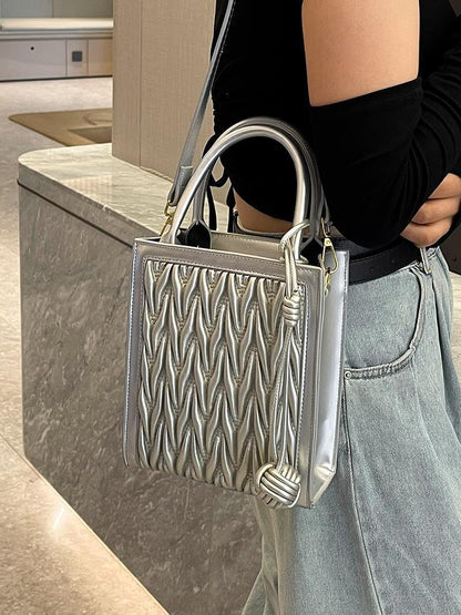 Bolsos pequeños plisados ​​con elegante textura y buen diseño para mujer