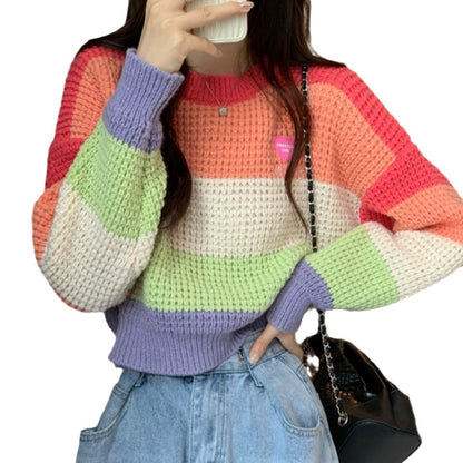 Lockerer, farblich passender Strickpullover mit Streifen und Regenbogenmuster für Damen