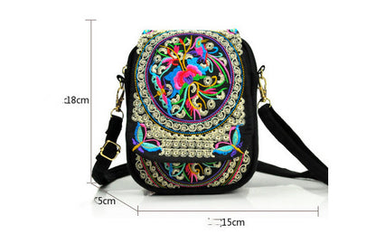 Flip-Tasche mit Stickerei im Ethno-Stil