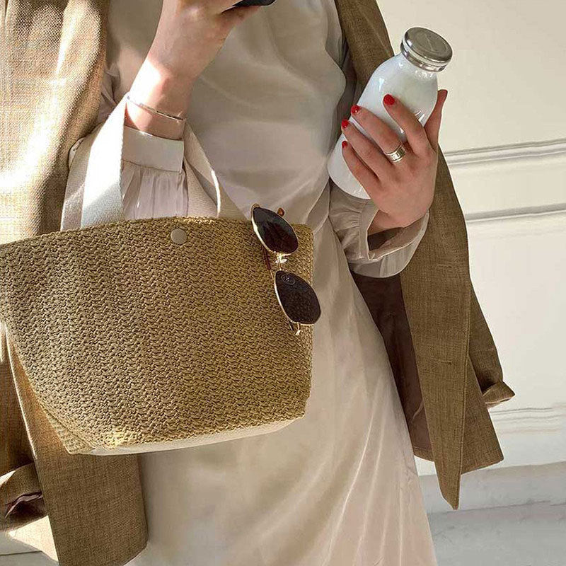 Women's beach portable straw bag