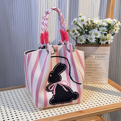 Gestrickte Tasche mit Schnalle