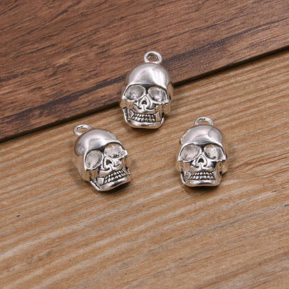 10 colgantes de cabeza de fantasma de calavera de 3 colores para Halloween