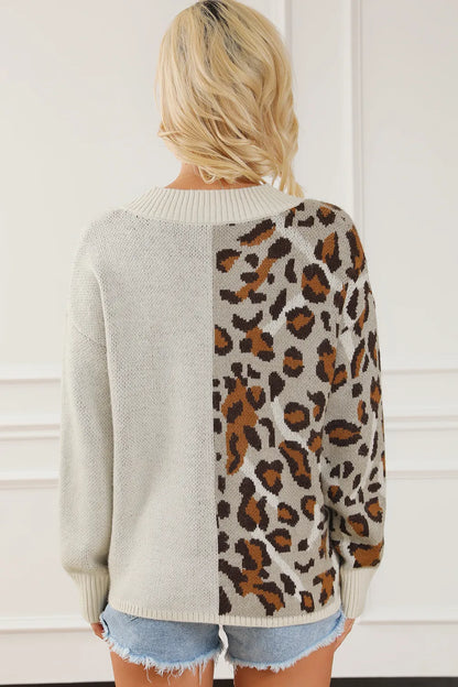 Suéter de punto con estampado de leopardo y cuello en V