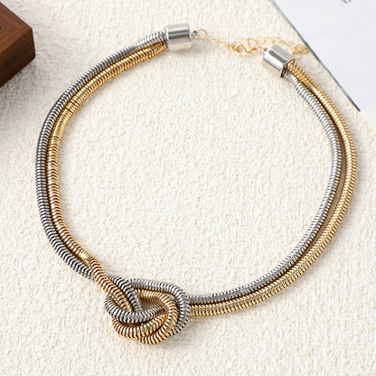Collar y pulsera de estilo europeo y americano de alta calidad.