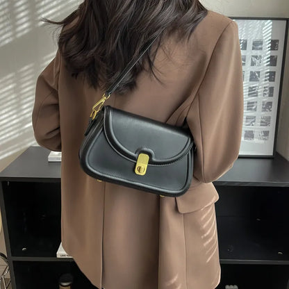 Bolso bandolera pequeño con solapa