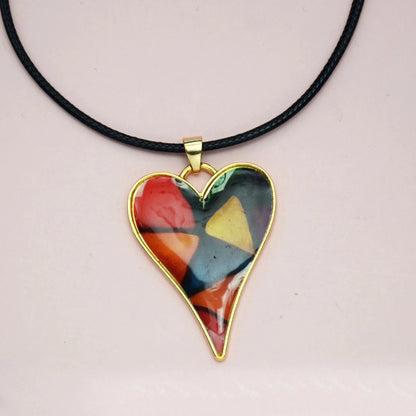 Collar con colgante de corazón de oro de colores