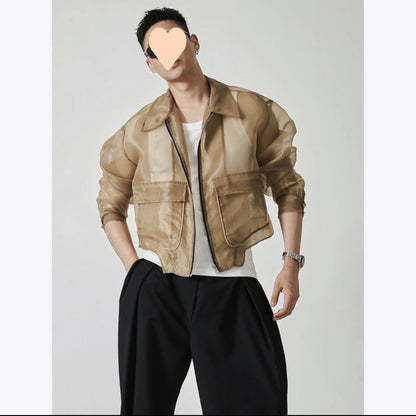 Langärmlige Jacke mit Kapuze und Revers aus Netzstoff