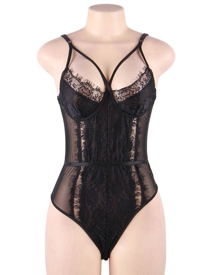 Body de mujer con ropa interior oculta