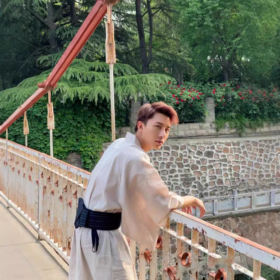 Kimono japonés tradicional de ropa formal para hombres