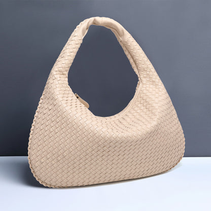 Bolso tejido en forma de media luna