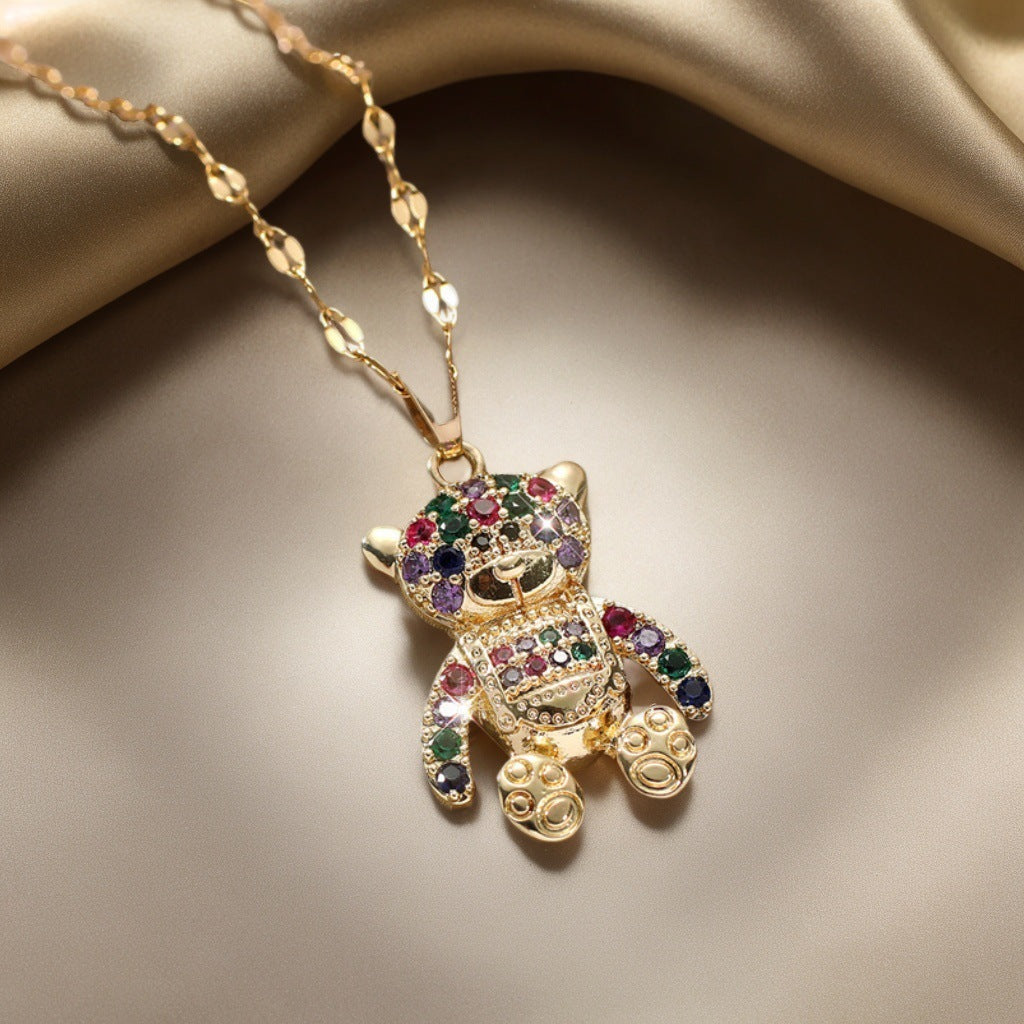 Collar de lujo con colgante de oso y circonitas