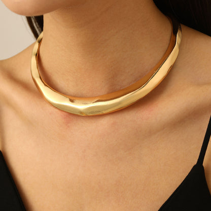 Collar de lujo ligero y a la moda para mujer.