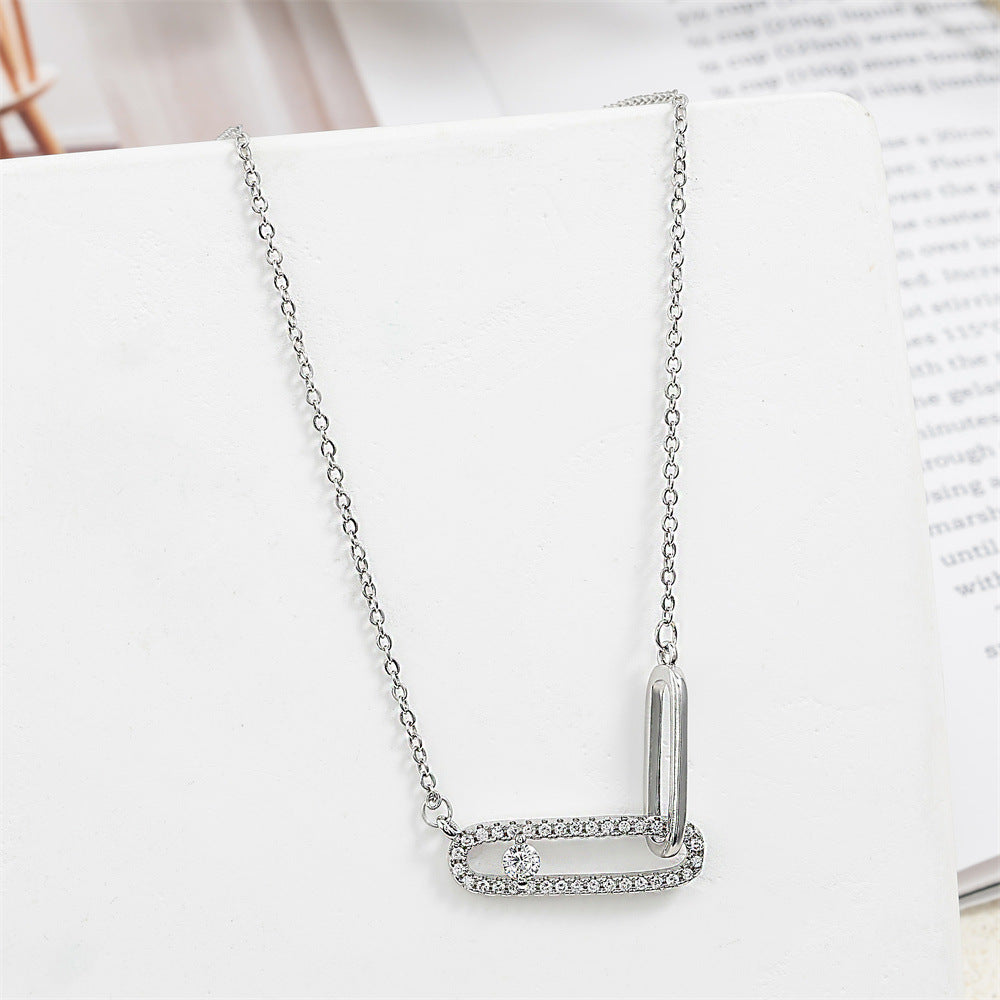 Hollow Oval Pin Necklace Women's High-grade Fashion Commuter Clavicle Chain