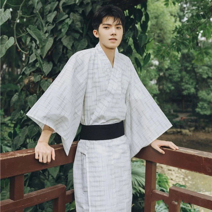 Kimono japonés tradicional de ropa formal para hombres