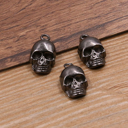 10 colgantes de cabeza de fantasma de calavera de 3 colores para Halloween